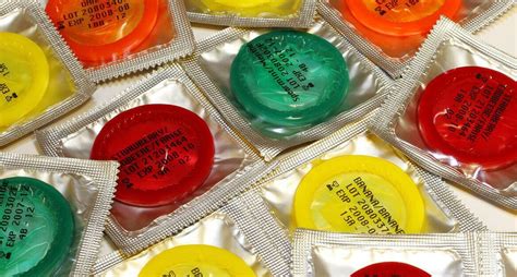 Blowjob ohne Kondom gegen Aufpreis Erotik Massage Muri